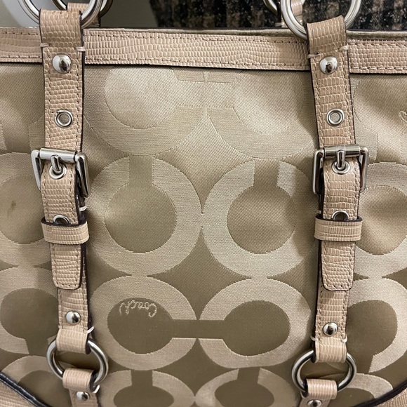 Coach beautiful tan and cream color bag with great conditions - Picture 14 of 16